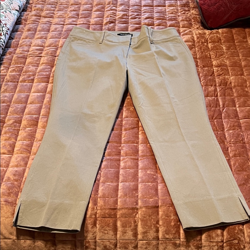 White House Black Market Crop Leg Pants